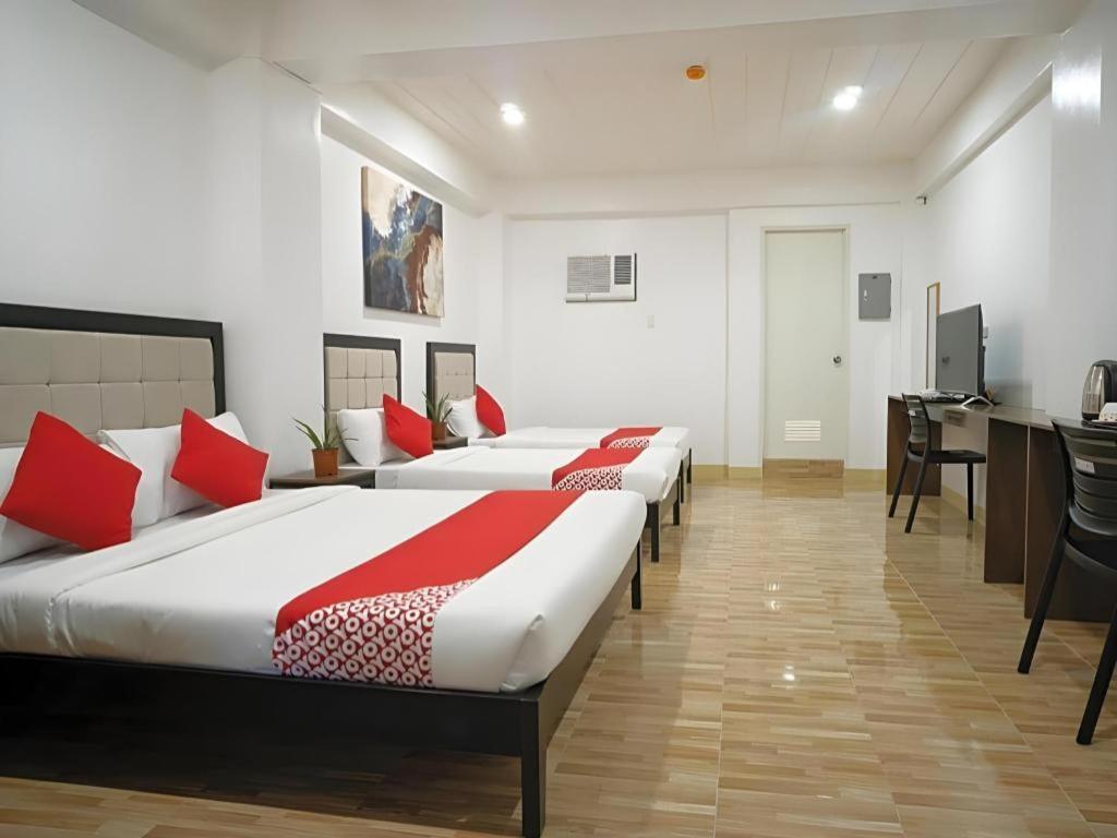 Oyo 150 Davao Airport View Hotel Екстериор снимка