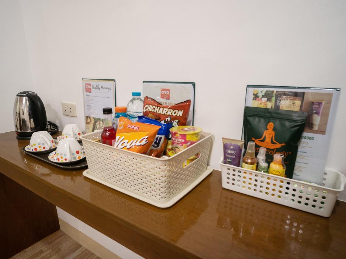 Oyo 150 Davao Airport View Hotel Екстериор снимка